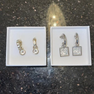 Örhängen Dyrberg/Kern perfekt skick  - Örhängen från Dyrberg/Kern, få gånger använda! Paketpris: 499kr, för mer info/bilder skriv i chatt! 