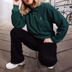 Vintage Calvin Klein tröja - Plagget är över 25år och är där av äkta vintage. 