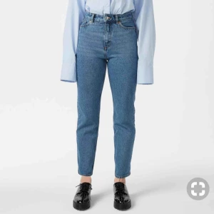 - Moluna jeans i färgen true blue (utsåld) storlek 25