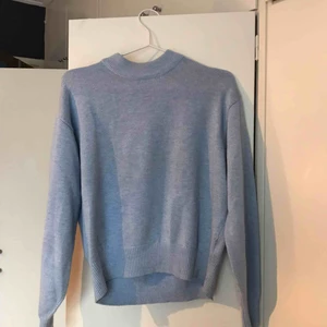  - Jättefin himmelsblå tröja 