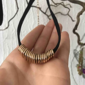  - choker halsband! Frakt ingår 