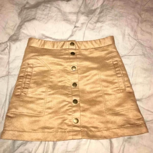  - Fin mockakjol som passar året runt,  andvänd hyfsat många gånger. Säljer den för min dotter har vuxit ur den