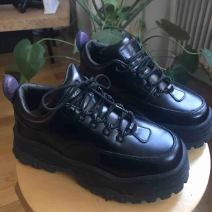  - Eytys angel i svart använda enbart en gång 