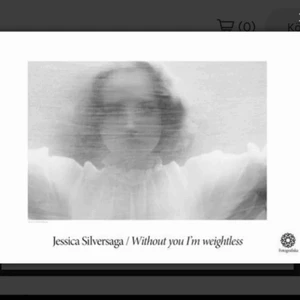  - Lyckades köpa fel poster på Fotografiska museet. Jättefint motiv av Jessica Silversaga men inte det jag tänkte köpa. Ord. pris 165kr, säljer för 130kr (inklusive frakt). Kan mötas upp i Uppsala, drar isf av frakt från priset. 