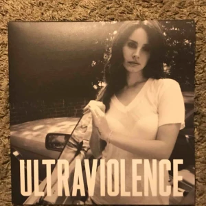  - Lana Del Rey - Ultraviolence vinylskiva med båda skivorna. Möts upp i stockholm