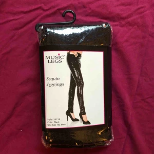  - Ascoola paljettleggings som är helt nya och oanvända. One size fits most. 