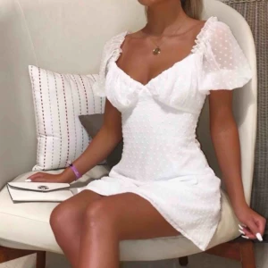  - Säljer klänning från Missguided, aldrig använd (prislapp kvar) 