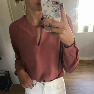  - rosa blus ifrån veromoda (only) endast swish & fraktkostnad tillkommer!