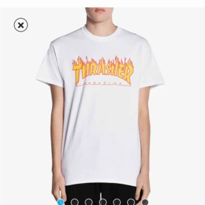 - Thrasher flame tee, använd 1 gång så den är så gott som ny! Säljes pga används inte. Nypris 399kr