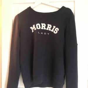  - Säljer min knappt använda morriströja, fint skick! Köparen står för frakten (79kr), betalning via swish!💕