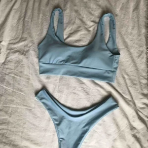  - så fin bikini i världens finaste färg. köpt här på  plick men har en liknande så säljer vidare den. oanvänd 