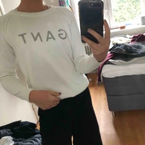  - Gant stickad tjocktröja i nyskick använts 1 gång. Grundpriset var 1200, säljer pga den har blivit för liten. Köparen står för frakten och priset kan diskuteras:)