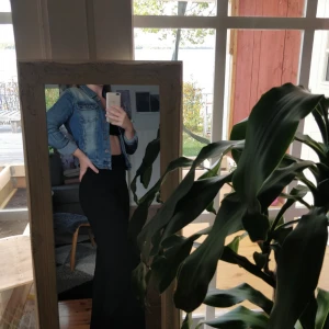  - Pris 100kr (frakt ingår!) Superskön jeansjacka från Vero Moda! Använd en kortare period men syns inget slitage. Skriv om du har frågor! :)