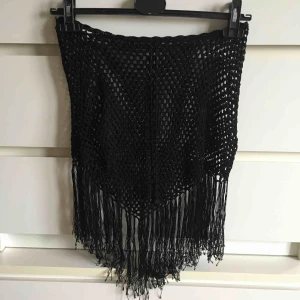  - Vintage kjol i nät med frans snygg med underkjol eller hög trosa under 