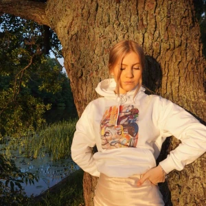  - Jag säljer en hoodie från thecoolelephant, den är använd fåtal gånger. Storlek: S Nypris: 599:- MITT PRIS: 199:- Eller högstbjudande