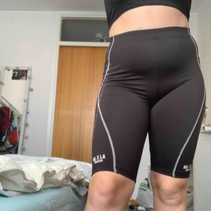  - Hej! Säljer dessa finisarna från Madlady x Lisa Ankarman! Hör av dig om du är intresserad!💕