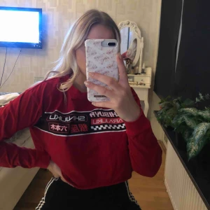  - croppad långärmad tröja ifrån Forever 21 ❣️ köparen står för frakten 