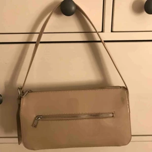  - Jätte fin liten väska!! Rosa/beige 