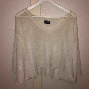  - Oversize tröja från cheap monday. Knappt använd 