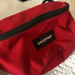  - bumbag från eastpack, ca ett år gammal! Tar emot swish och fri frakt vid köp!