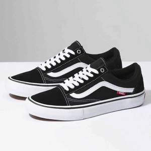  - Vans Old skool PRO, använda endast 1 gång! Ny pris:1000kr. 