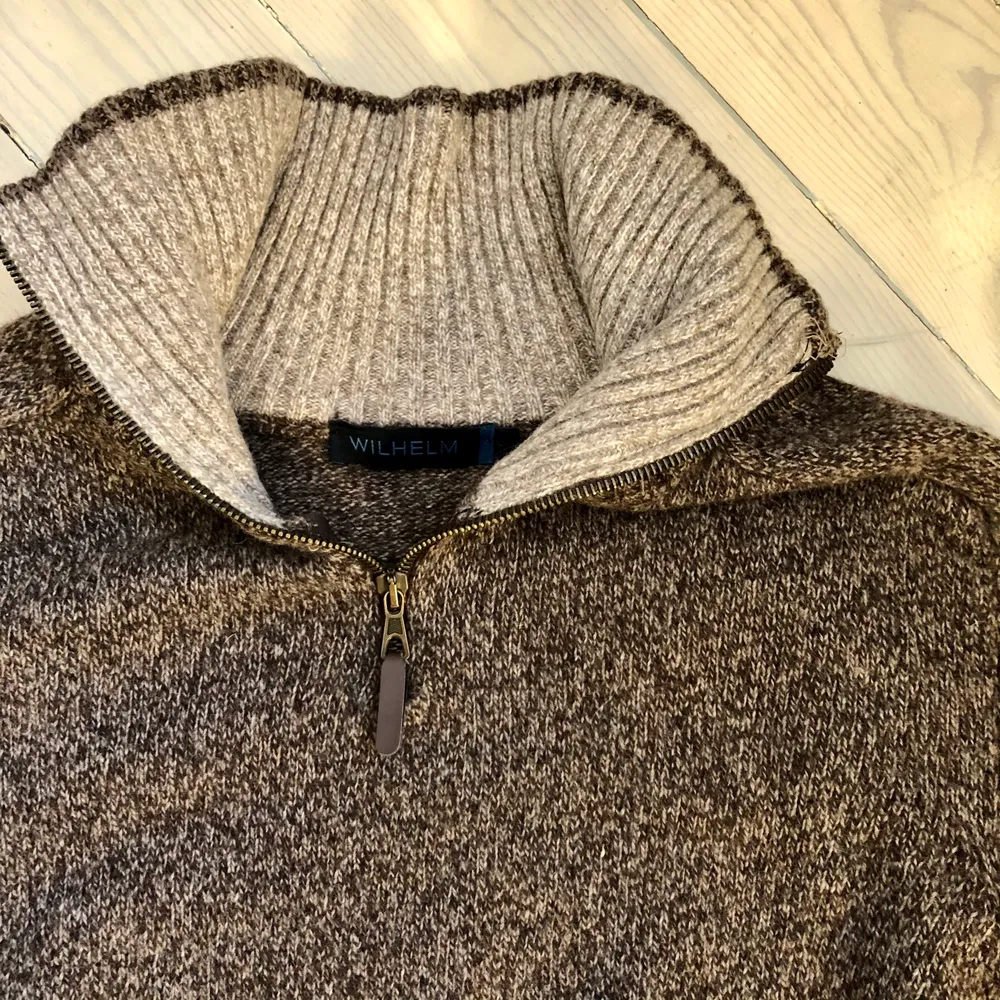 Mysig brun tröja! 💛💛 70% ull. Tröjor & Koftor.