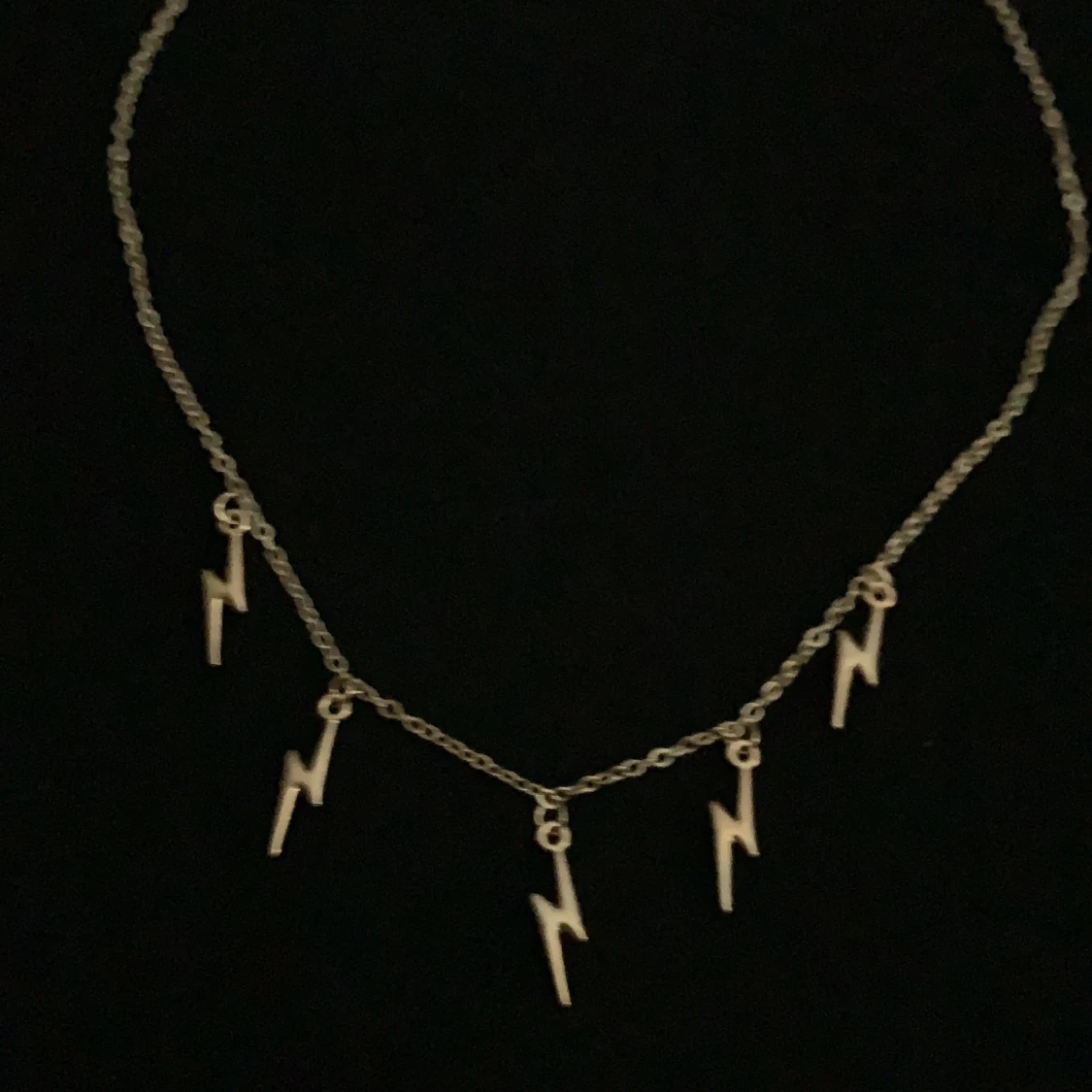 Halsband med Blixtar