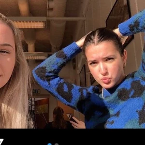 Leopard - Säljer denna blå/svart/gröna stickade tröjan i leopardmönster. Jättebra skick då den knappt används. Är i xs men passar fint på mig som vanligtvis brukar ha s💕💕