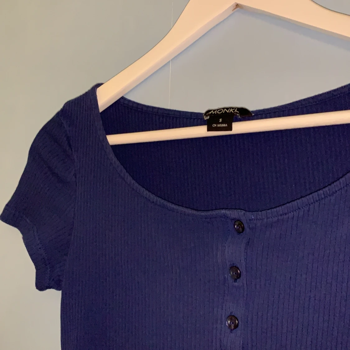 Topp med knappar - 90