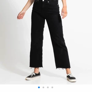 Jeans - Jeans ifrån lager 157 i modellen lane, de är inte använda så mycket eftersom de inte var min typ av stil! Kom privat så skickar jag bilder på dem