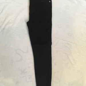 Svarta vanliga jeans för 50kr - Ett par vanliga jeans för 50kr