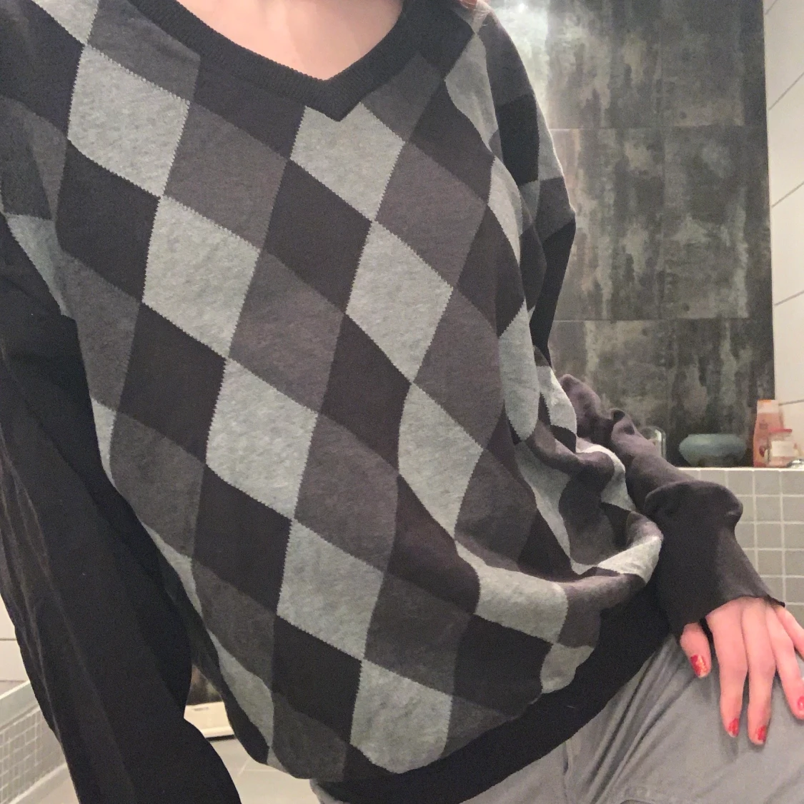 Stickad rutig tröja, svart och grå, stl L - 91