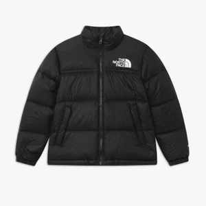 The north face retro nuptse jacket - 1996 retro nuptse north face jacka. Använd kanske 10 gånger. Inga defekter men tröttnat på "jacktypen". Priset KAN diskuteras. Nypris 2800