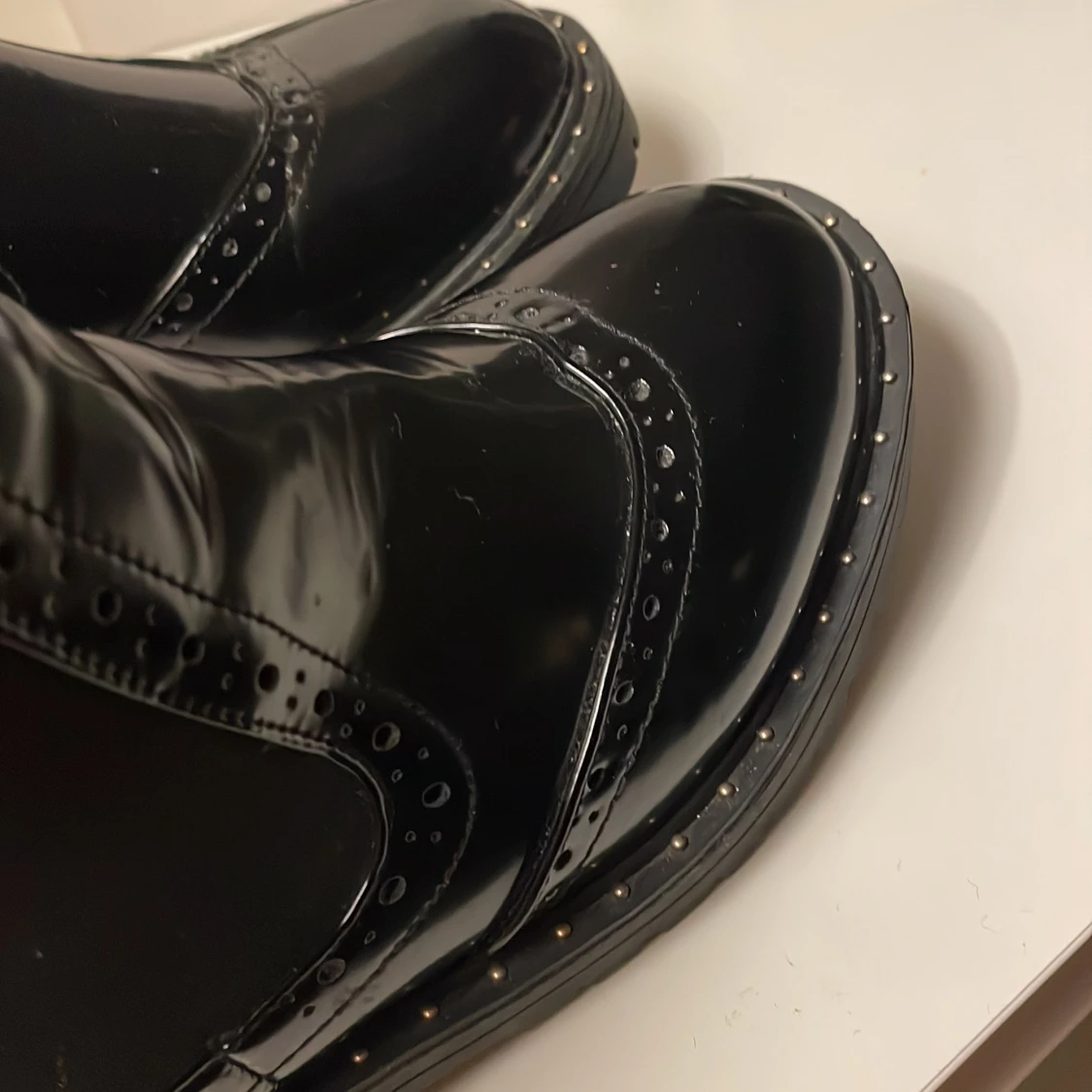 Svart glans sko - 91