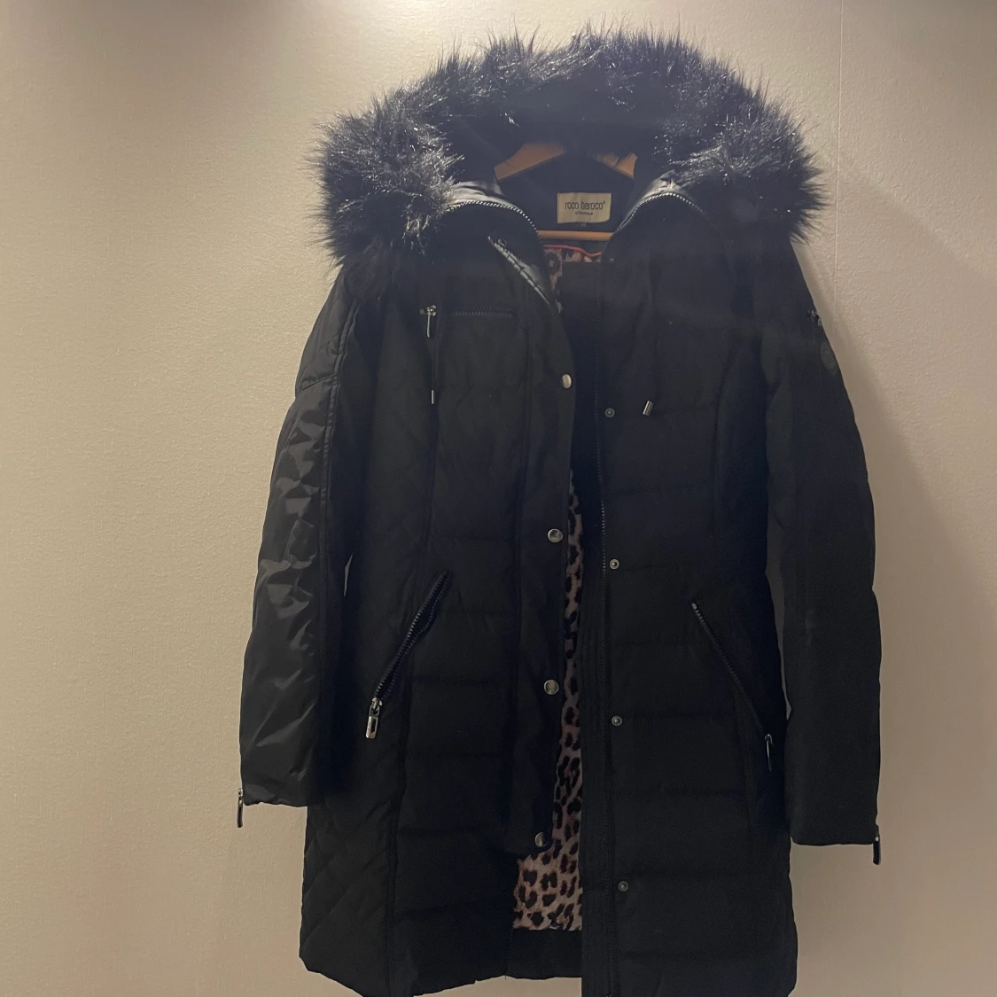 Svart lång vinter jacka - 91