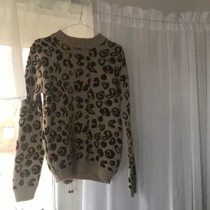 Helt ny tröja  - Helt ny tröja från Boohoo