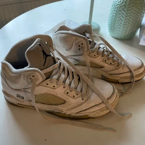 Jordan - Ett par slitna jordans, säljer för en lite mindre peng