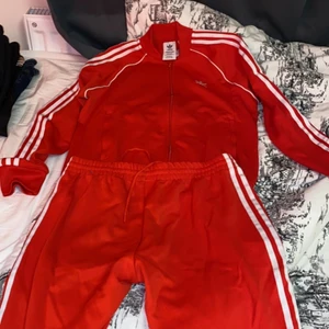  Adidas dress Röd -  Helt felfri dress 
