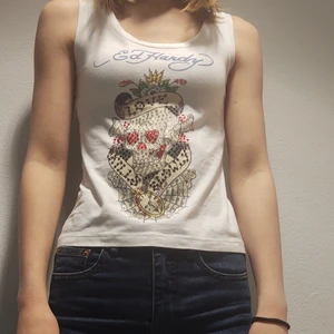Ed Hardy Tank top - Ett linne från Ed hardy. Ny pris: 450kr