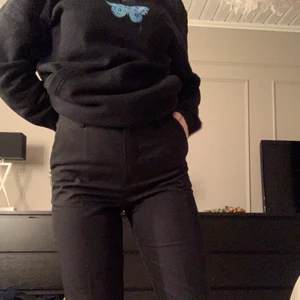 Kostymbyxor  - Kostymbyxor från bikbok, i toppskick. Använda få gånger.