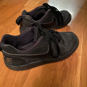 Svarta Nike skor  - Svarta Nike skor🖤