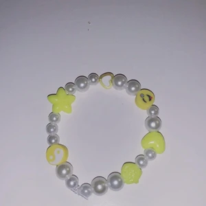 ~ gult armband ~ - Det här armbandet är handgjort 