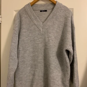 Gina Tricot Stickad Tröja Strl M - Fint skick! Knappt använd