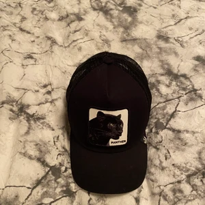 Goorin Bros Keps - Goorin Bros The Panther keps använd i ca 1-2 veckor säljer pågrund av att jag köpt en ny keps. Så inprincip ny och köpte den för 400kr, pris kan diskuteras lite.