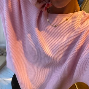Rosa tröja - Som ny, supergullig fin rosa färg