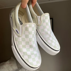 Rutiga vans - Ljus gröna rutiga vans💚 de är i ganska bra skick, några fläckar (se bilder) 