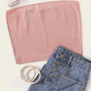 Shein tubtoppar stl. S - ♥️ 3 st tubtoppar från märket SHEIN. Endast provade. Ljusrosa, rosa och senapsgul. Säljs tillsammans för 125 inkl. frakt eller separat för 35kr/st där köparen står för frakten. ♥️