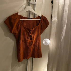 Rut&Circle topp - Jättehärlig sommartopp från Rut&Circle! Den är aldrig använd och därför säljer jag den! Den är i storlek XS men passar även S. 