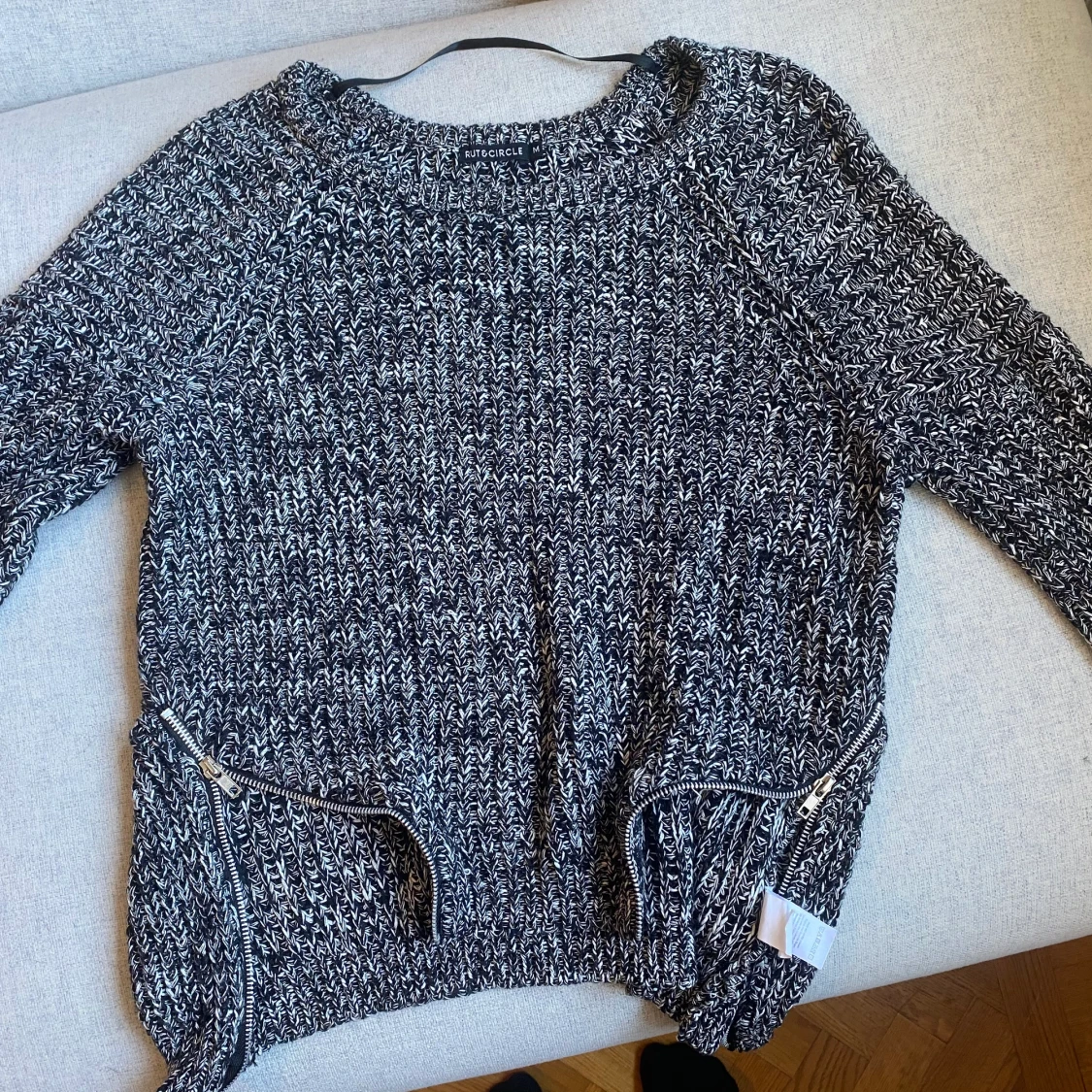 Stickad tröja från Rut and circle
