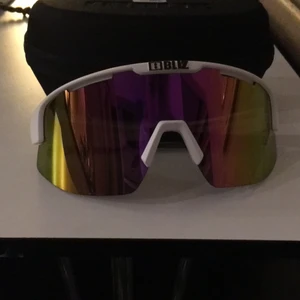 Bliz sportglasögon  - Sportglasögon från Bliz. Mycket fina,som nya! Inköpts för 700kr säljer för 600kr + frakt